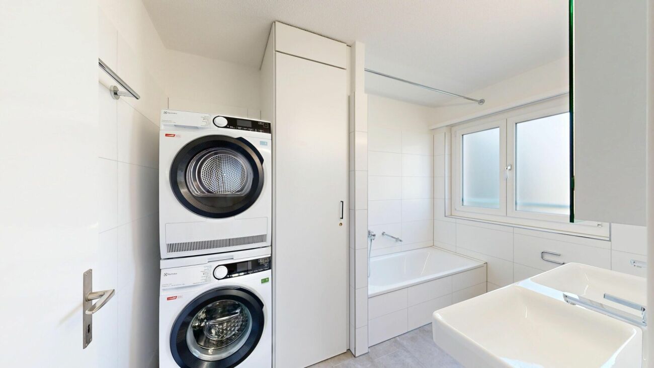 Grosszügige und helle 4.5 Zimmerwohnung mit beheiztem Wintergarten - Erstbezug nach liebevoller Gesamtüberholung