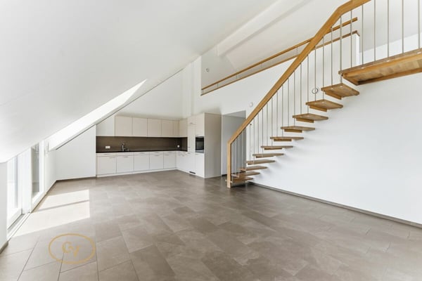 Lichtdurchflutete Maisonette-Wohnung mit Galerie, Weitblick und Abendsonne 4