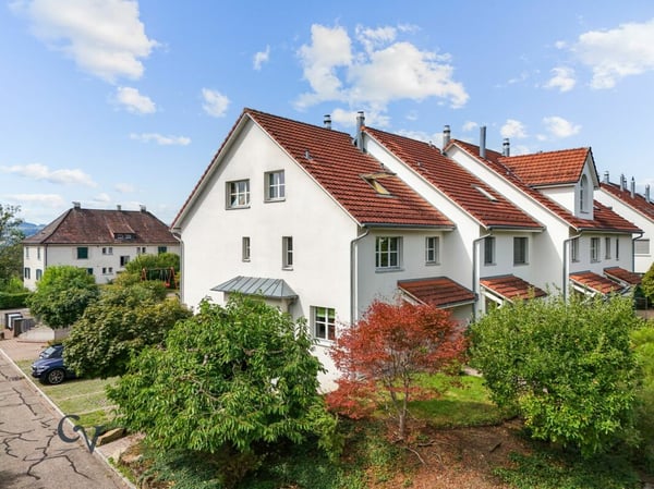 Grosszügiges Eckhaus mit viel Raum für die ganze Familie 2