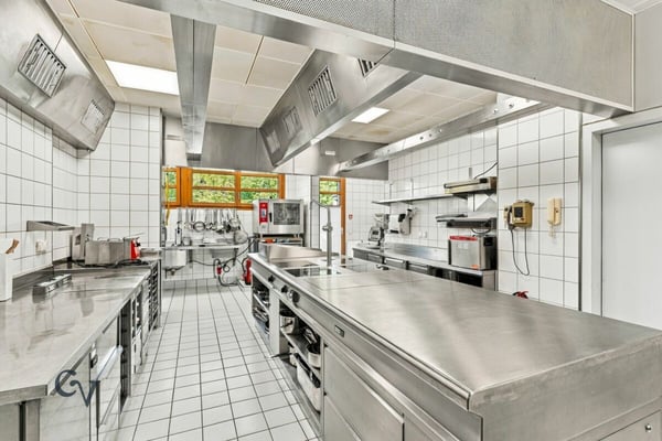 Traditionsreicher Eigenthalerhof - Ausflugsrestaurant am Fusse des Pilatus zu verpachten 26