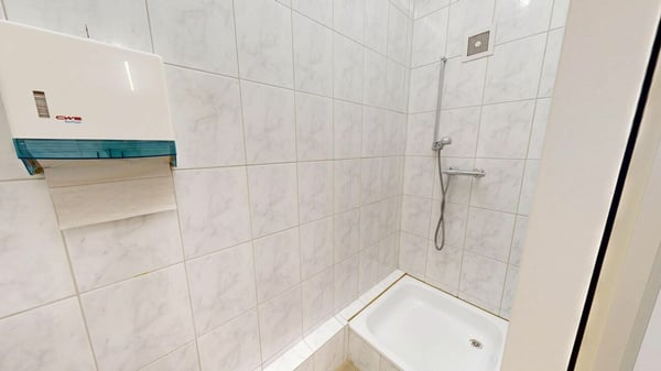 Grosszügige Gewerbeflächen mit vielseitigen Nutzungsmöglichkeiten in Basel 16