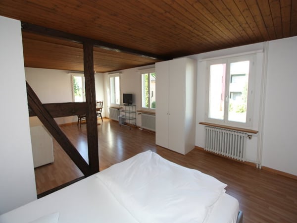 Grosses möbliertes Zimmer ideal für 2 Personen 1