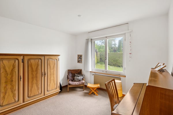 EINFAMILIENHAUS MIT GROSSEM GARTEN UND WEITBLICK IN BEVORZUGTER WOHNLA 9