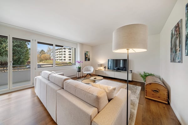 STILVOLLE, RENOVIERTE 3.5-ZIMMER-WOHNUNG IN RAPPERSWIL-JONA 2