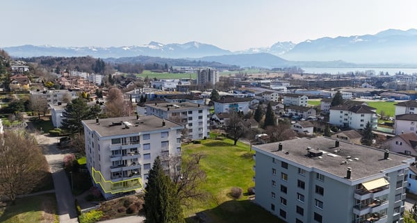 STILVOLLE, RENOVIERTE 3.5-ZIMMER-WOHNUNG IN RAPPERSWIL-JONA 11