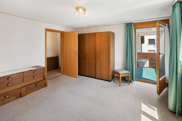 ECKHAUS MIT VIEL PLATZ, GARTEN UND DREI STELLPLÄTZEN 7