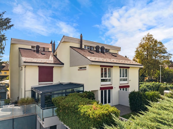 REIHENMITTELHAUS MIT CHARME, ZWEI TERRASSEN UND GARTEN 2