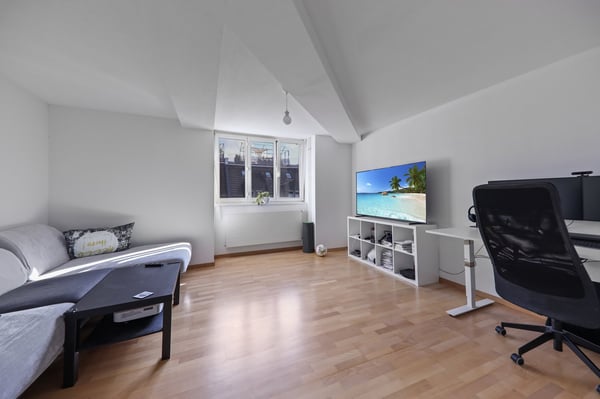 Seltene Gelegenheit: MFH beim Goldbrunnenplatz 9