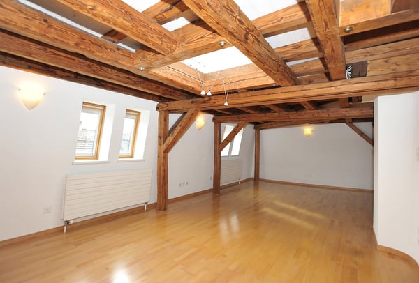 Seltene Gelegenheit: MFH beim Goldbrunnenplatz 13