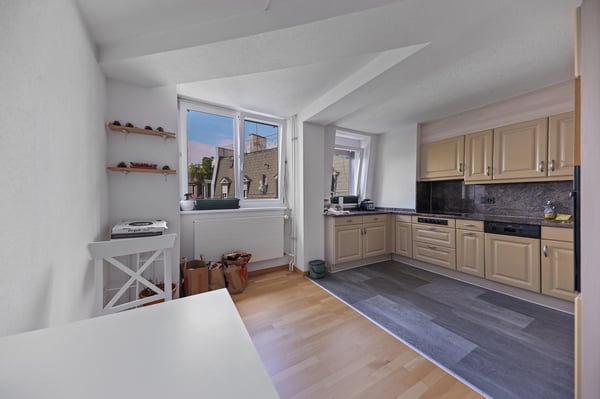 Seltene Gelegenheit: MFH beim Goldbrunnenplatz 10