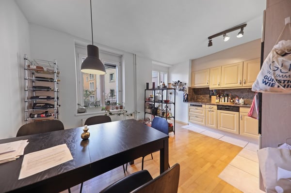 Seltene Gelegenheit: MFH beim Goldbrunnenplatz 5