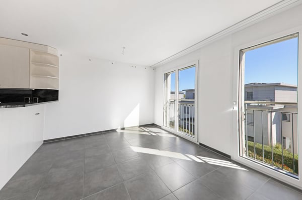 Moderne 3.5-Zimmerwohnung mit grossem Balkon nach Süden in Schwerzenbach 3
