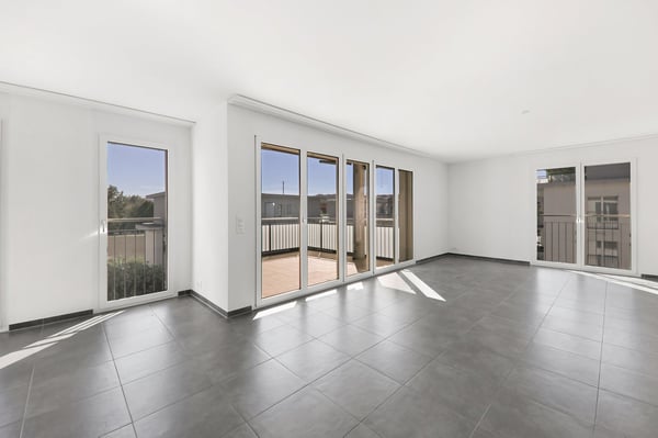 Moderne 3.5-Zimmerwohnung mit grossem Balkon nach Süden in Schwerzenbach 1
