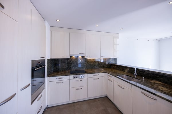 Moderne 3.5-Zimmerwohnung mit grossem Balkon nach Süden in Schwerzenbach 4