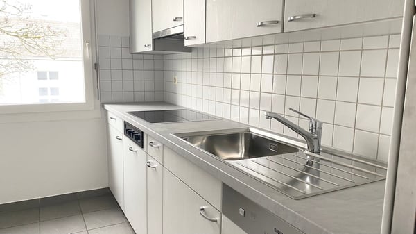 Charmante 3.5-Zimmer-Wohnung mit Balkon in Zürich-Seebach 4