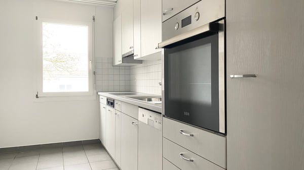 Charmante 3.5-Zimmer-Wohnung mit Balkon in Zürich-Seebach 5