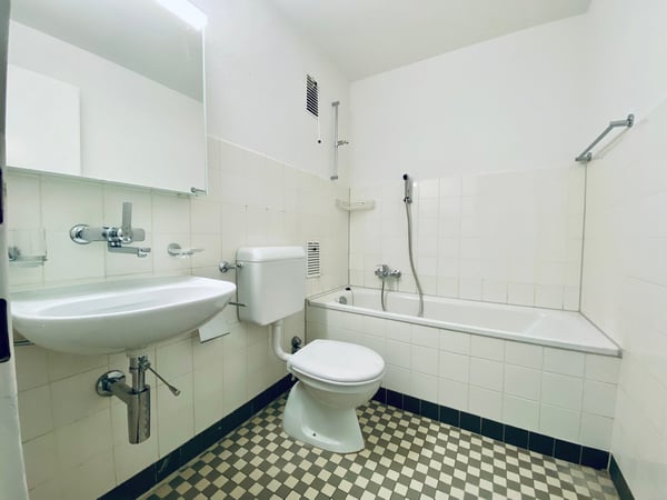 Helle 3-Zimmer-Wohnung mit Balkon beim Bahnhof-Bonstetten 6
