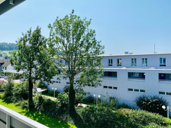 Helle 3-Zimmer-Wohnung mit Balkon beim Bahnhof-Bonstetten 8
