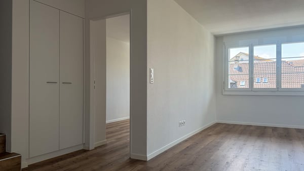 Sanierte 5- Zimmer-Maisonette- Wohnung mit Balkon in Bonstetten 7