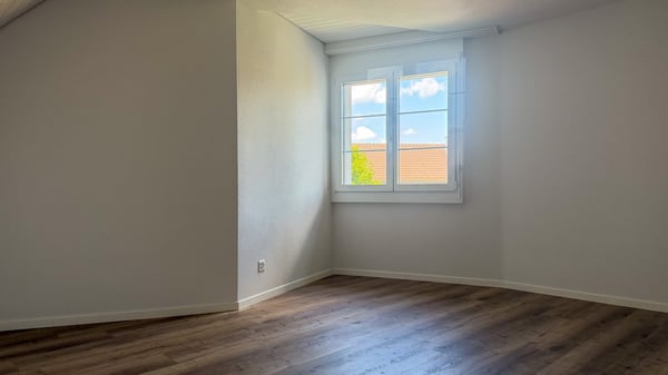 Sanierte 5- Zimmer-Maisonette- Wohnung mit Balkon in Bonstetten 12