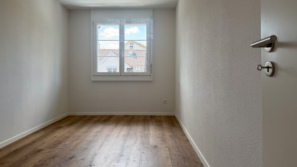 Sanierte 5- Zimmer-Maisonette- Wohnung mit Balkon in Bonstetten 14