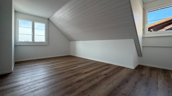 Helle 4 1/2-Zimmer-Wohnung mit Balkon und Kamin in Bonstetten 11