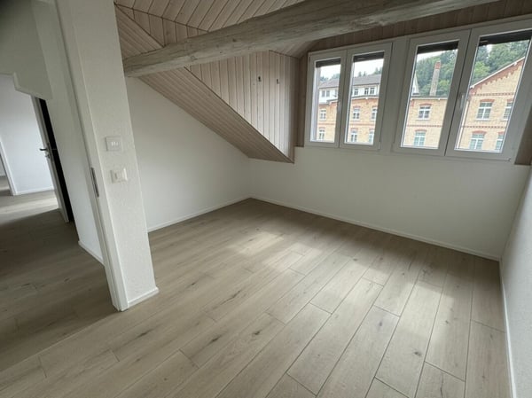 Originelle 4 1/2 - Zimmer-Dachmaisonette-Wohnung 4