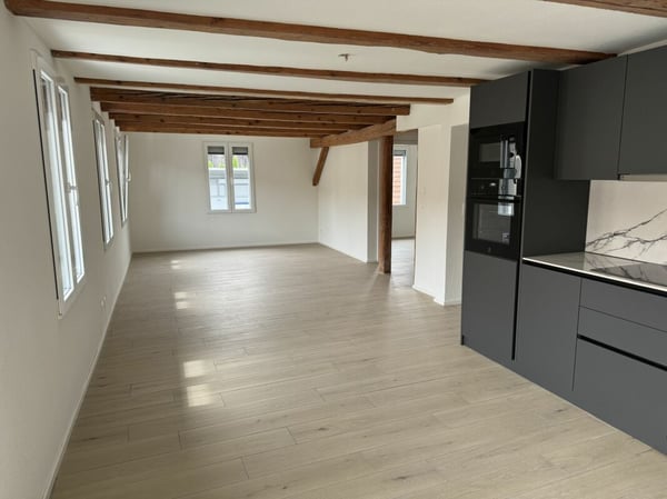 Grosszügige 4 1/2 - Zimmer-Dachmaisonette-Wohnung 1