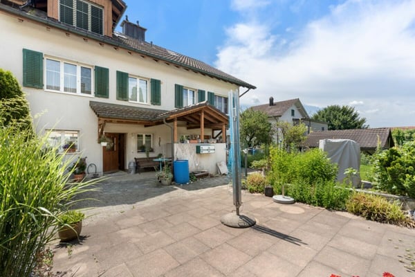 Grosszügiges & charmantes Haus für Ihre Familie 2