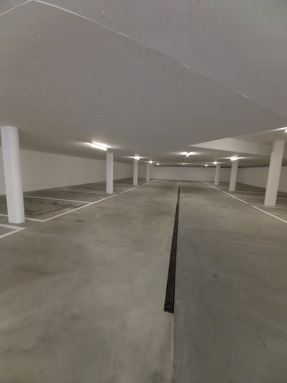 Tiefgaragenplatz in Aathal-Seegräben zu vermieten 2
