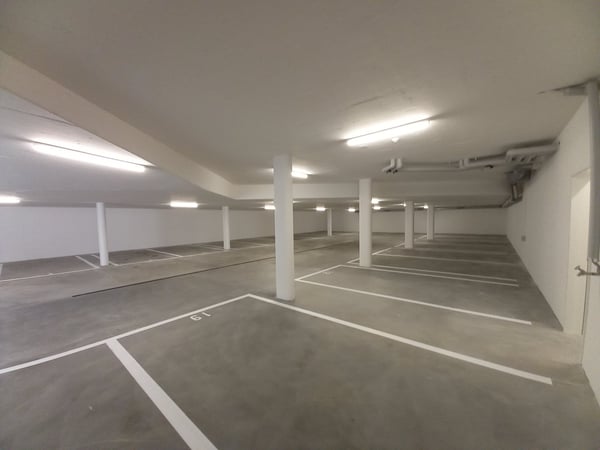 Tiefgaragenplatz in Aathal-Seegräben zu vermieten 3