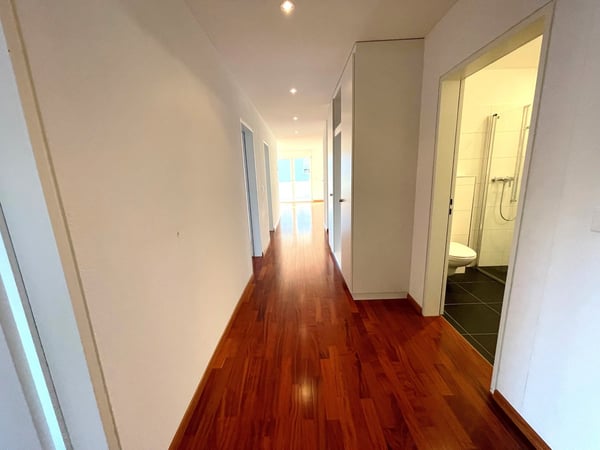 Grosszügige 3.5-Zimmerwohnung zu vermieten 8