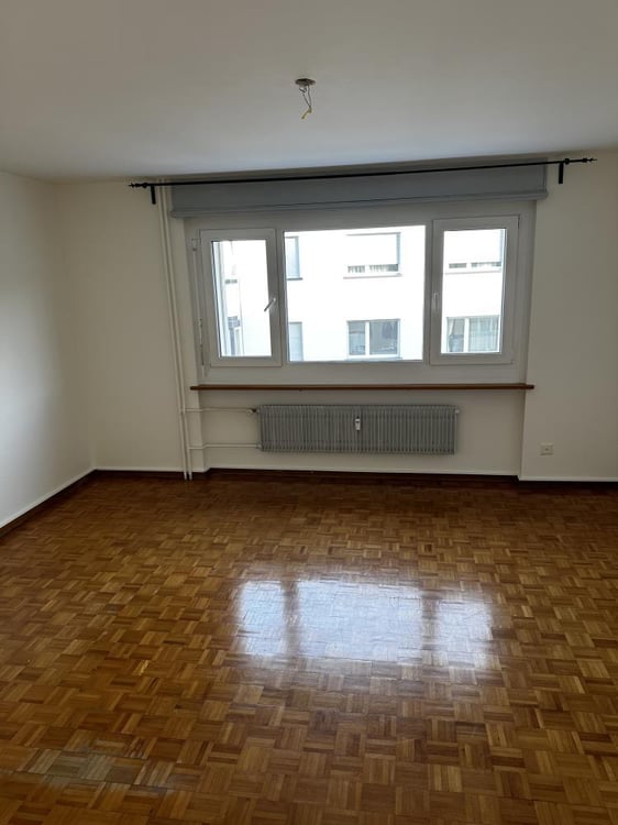 Schöne, lichtdurchflutete 7-Zimmer-Wohnung an zentraler Lage! 3