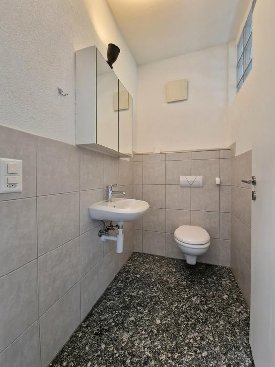 Moderne, grossflächige 230 m2 Loftwohnung mit Balkon! 11