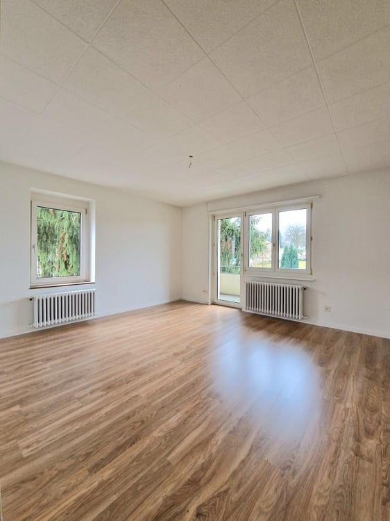 Wunderschöne Wohnung mit Balkon - 5 Minuten vom Flughafen Zürich 3