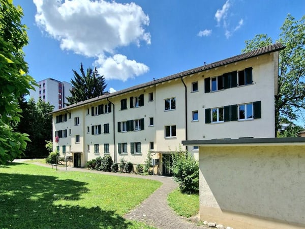 Wunderschöne Wohnung mit Balkon - 5 Minuten vom Flughafen Zürich 1