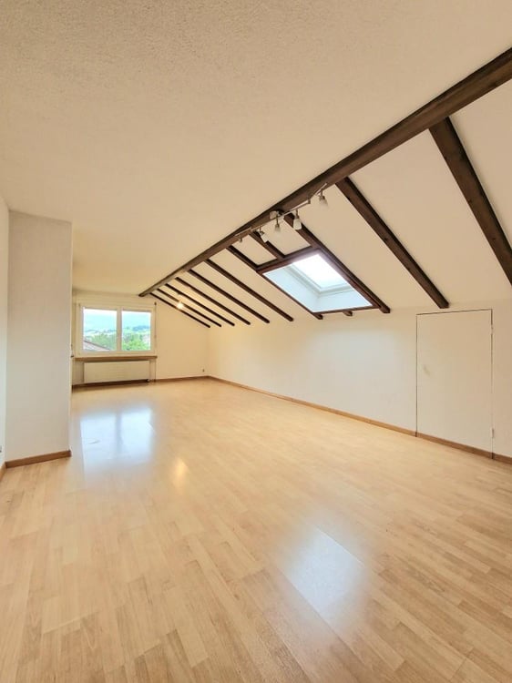 Charmante Dachwohnung zu vermieten! 2