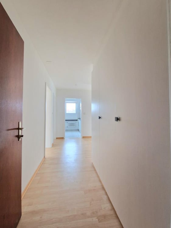 Top attraktive, aufgefrischte 3.5-Zimmerwohnung! 2