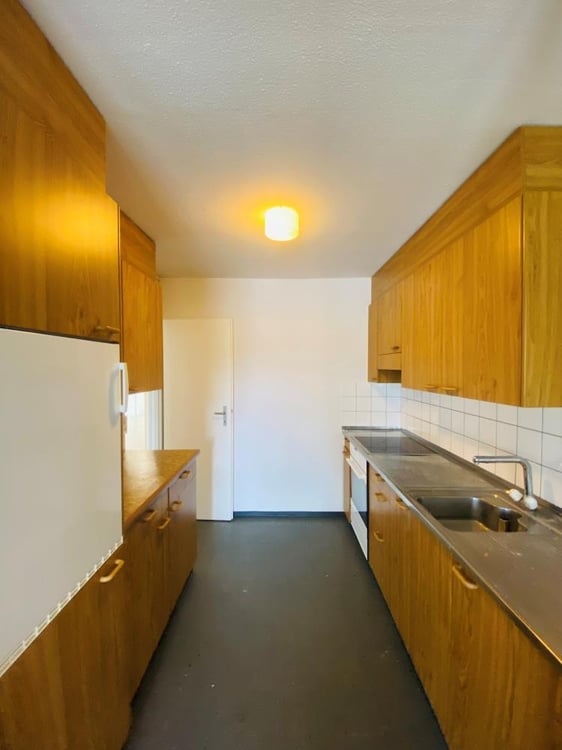 Grossräumige, helle Wohnung mit Balkon und herrlicher Aussicht 7