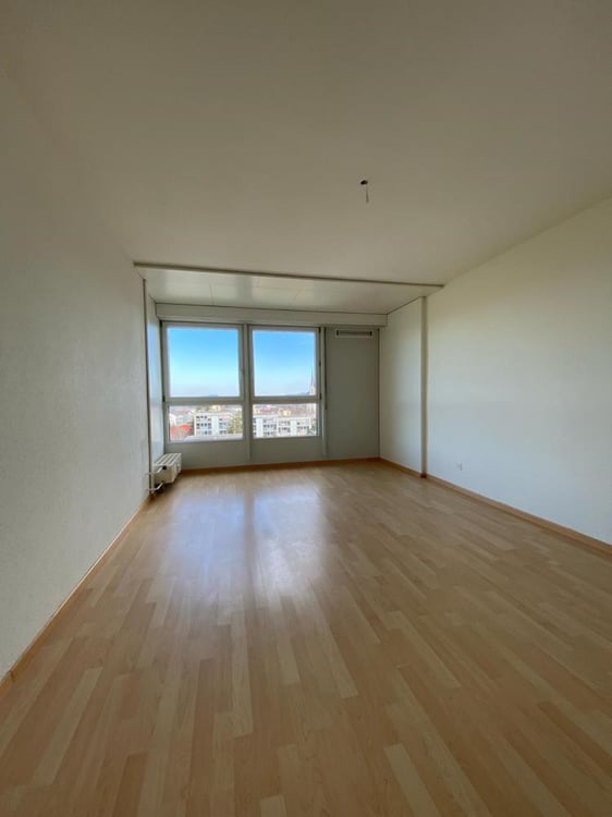 Grossräumige, helle Wohnung mit Balkon und herrlicher Aussicht 5
