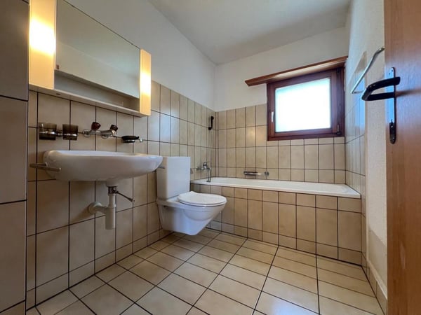 Schöne Familienwohnung mit Balkon + 2 Bädern 10