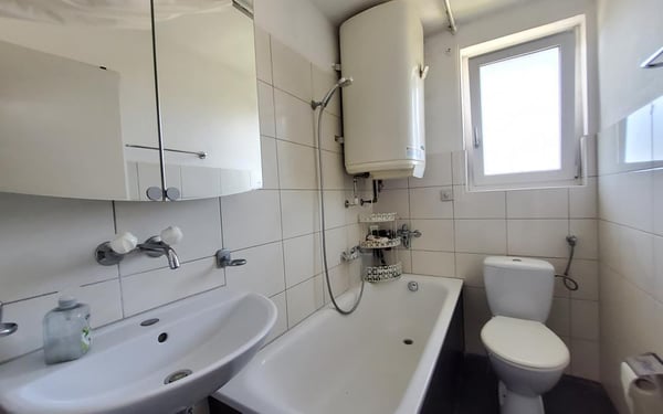 Heimelige Wohnung mit Balkon 8