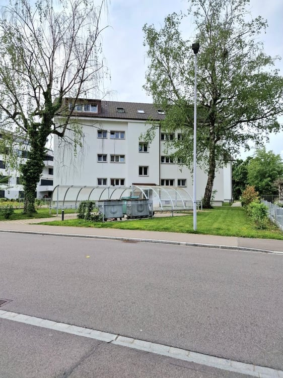 Total neu sanierte 4.5-Dachzimmerwohnung! 2