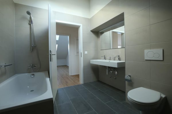 Total neu sanierte 4.5-Dachzimmerwohnung! 12