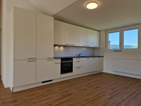 Total neu sanierte 4.5-Dachzimmerwohnung! 3