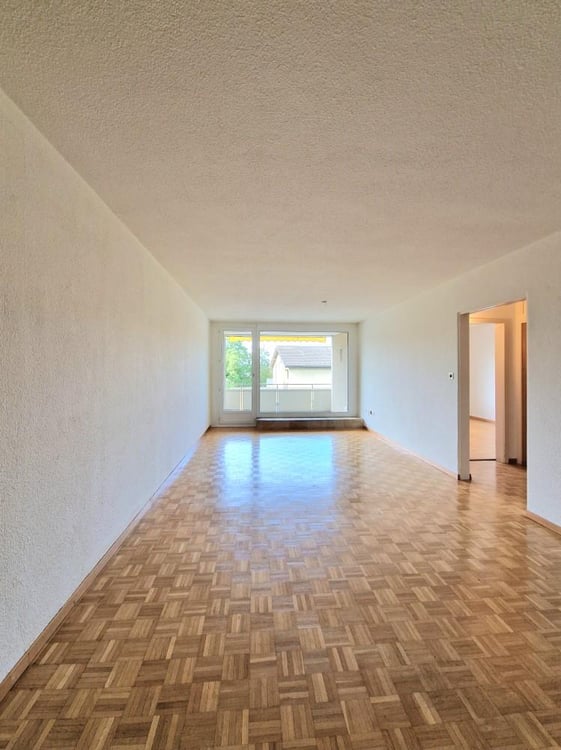 Schöne Wohnung mit Balkon zu vermieten 2