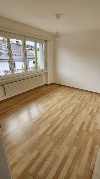 Grosse, helle Familienwohnung 3