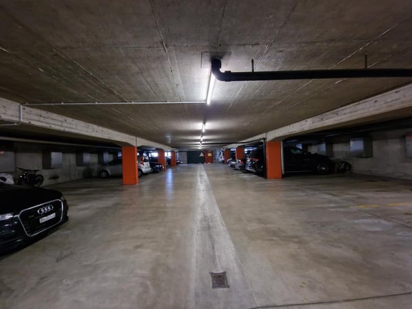 Tiefgaragenplätze an ideale Lage! 2