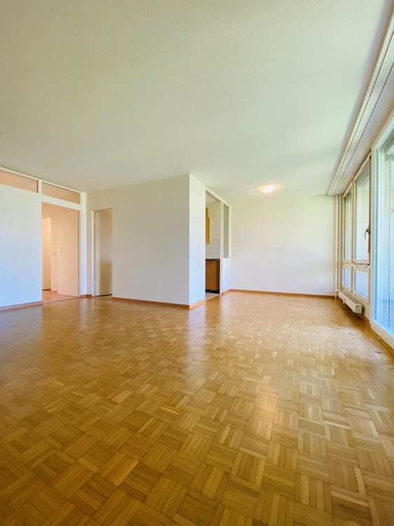Charmante  Wohnung mit Balkon und Aussicht 2