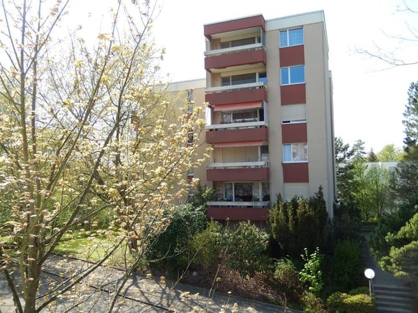 Möblierte Wohnung mit hellen Räumen in grüner Umgebung! 1